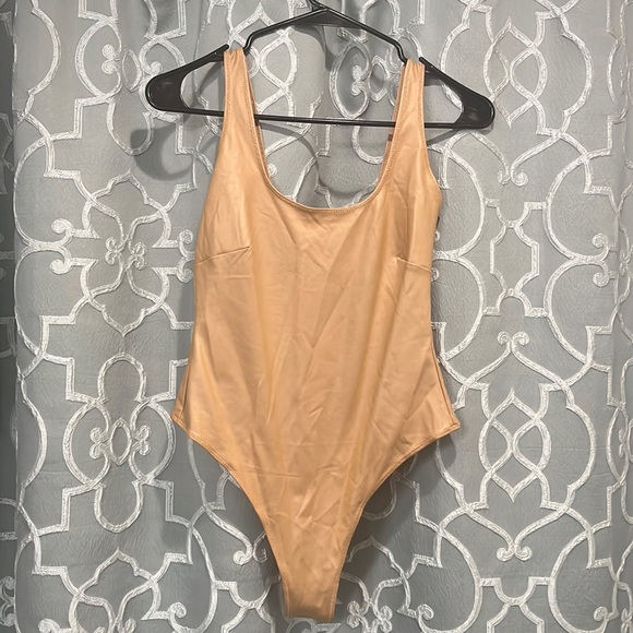 Never worn skims bodysuit - Picture 1 of 3